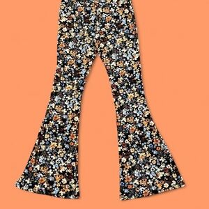 No Boundaries Kids Floral Bell-Bottom Pants - Black and Orange